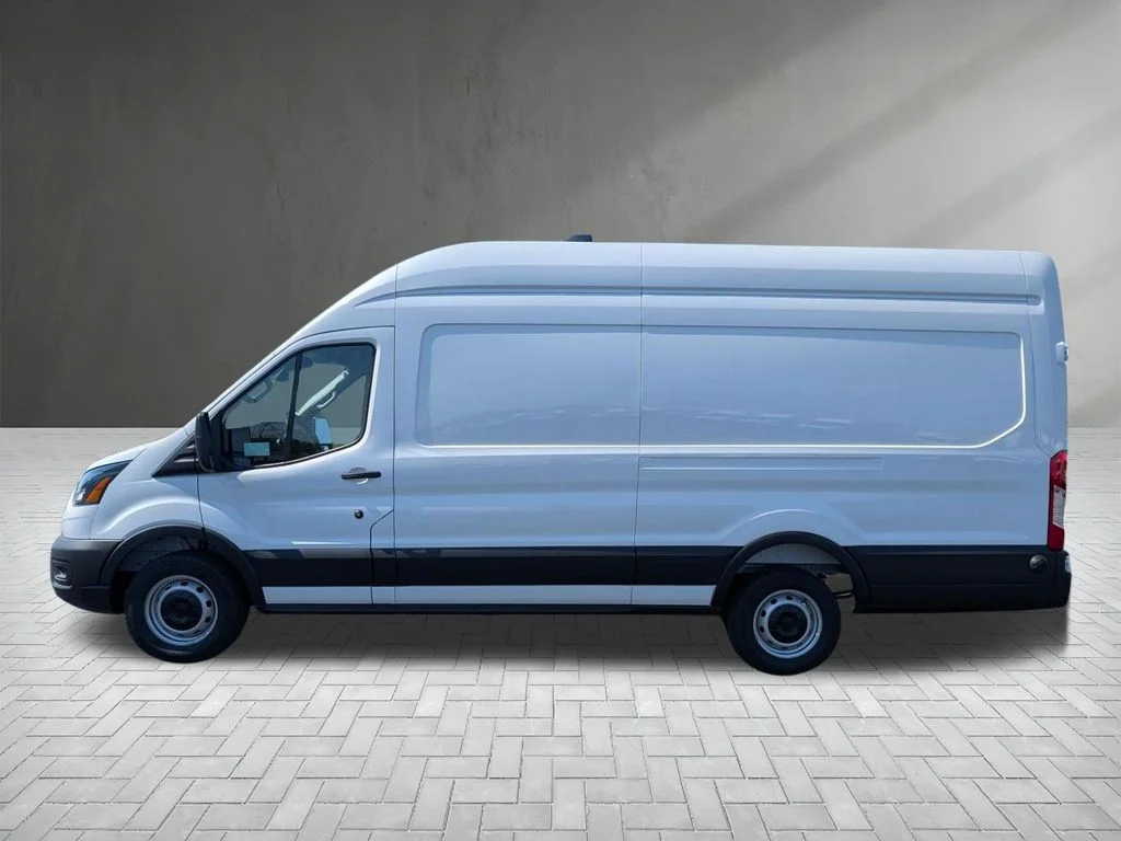 New 2026 Oxford White Ford Cargo Van image 5