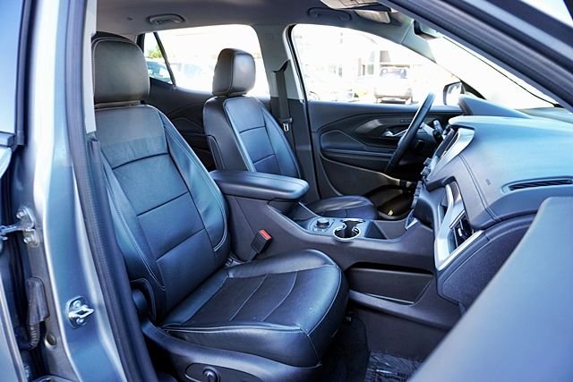 Used 2024 Silver GMC SLT image 11