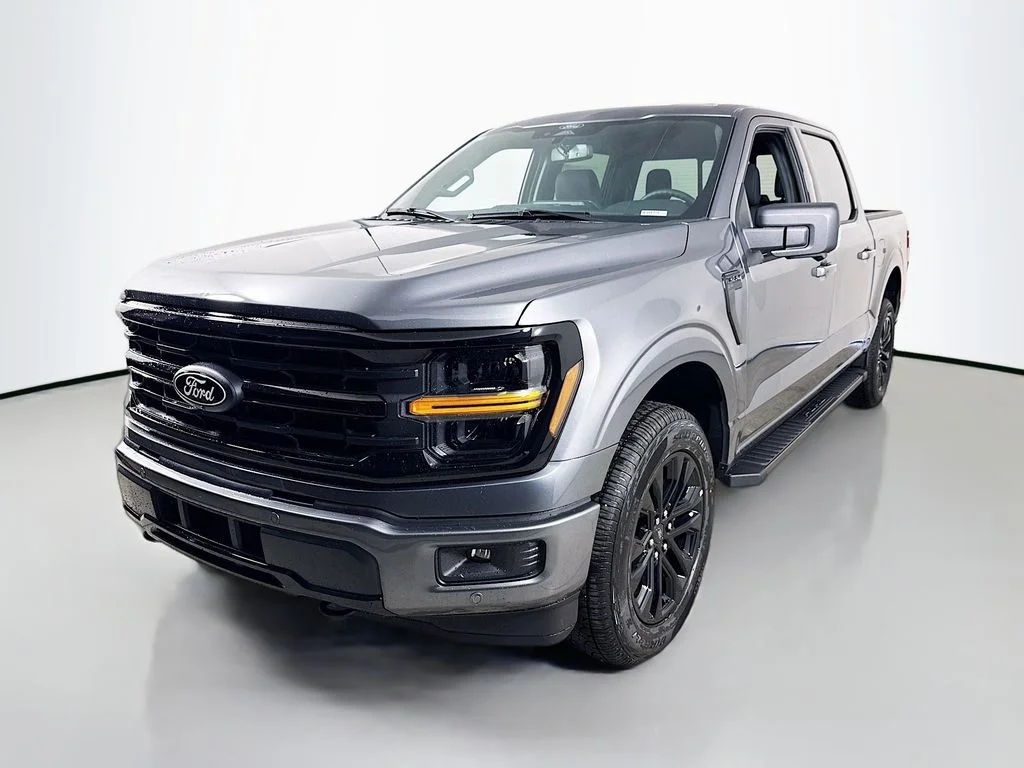 New 2026 Carbonized Gray Metallic Ford XLT image 3