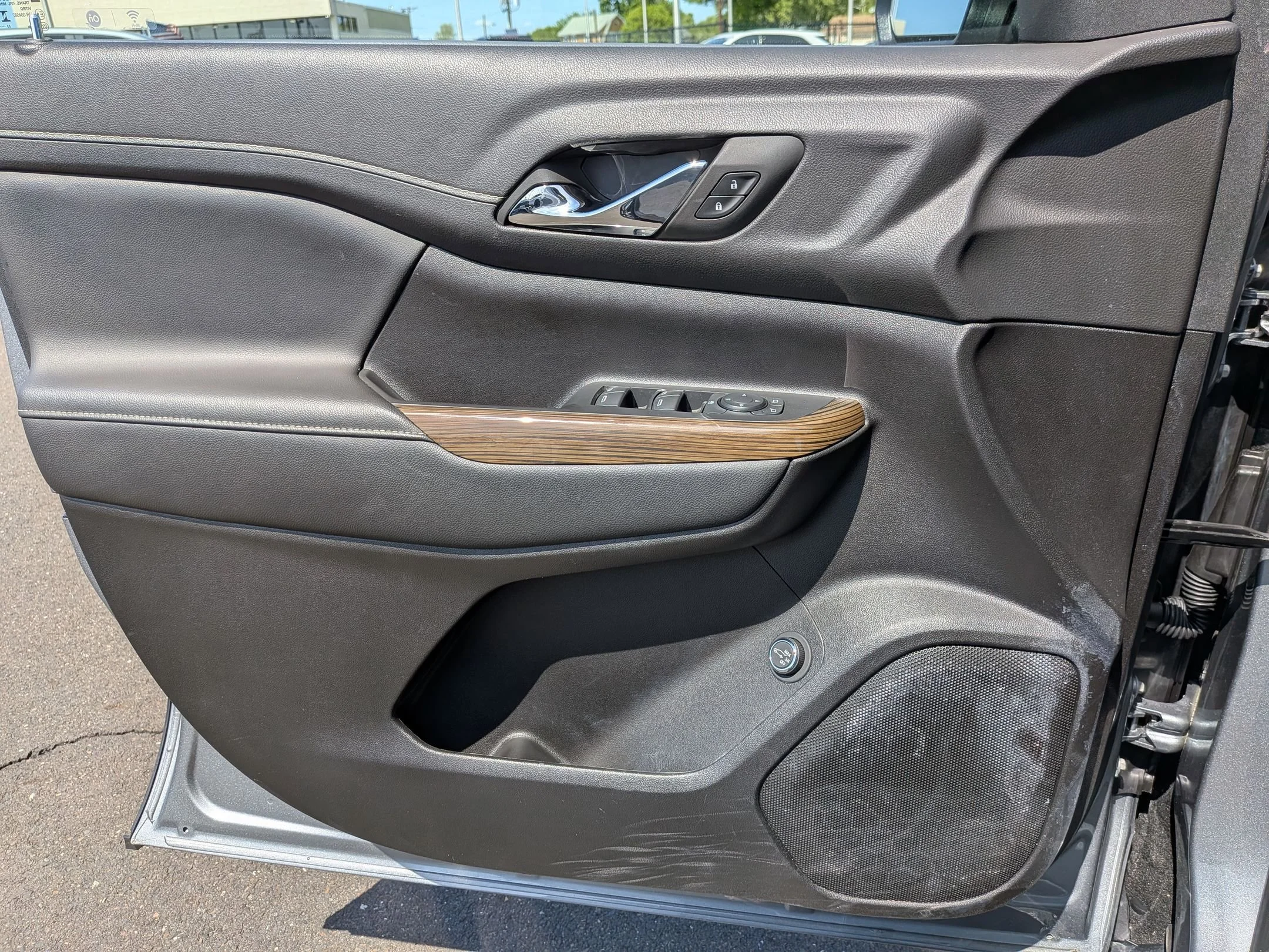 Used 2023 Sterling Metallic GMC SLE image 21