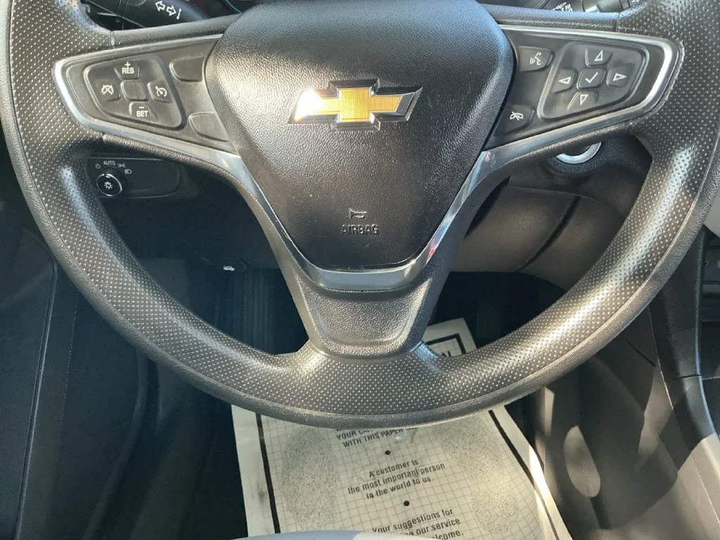 Used 2019 SUMMIT WHITE Chevrolet LT image 18