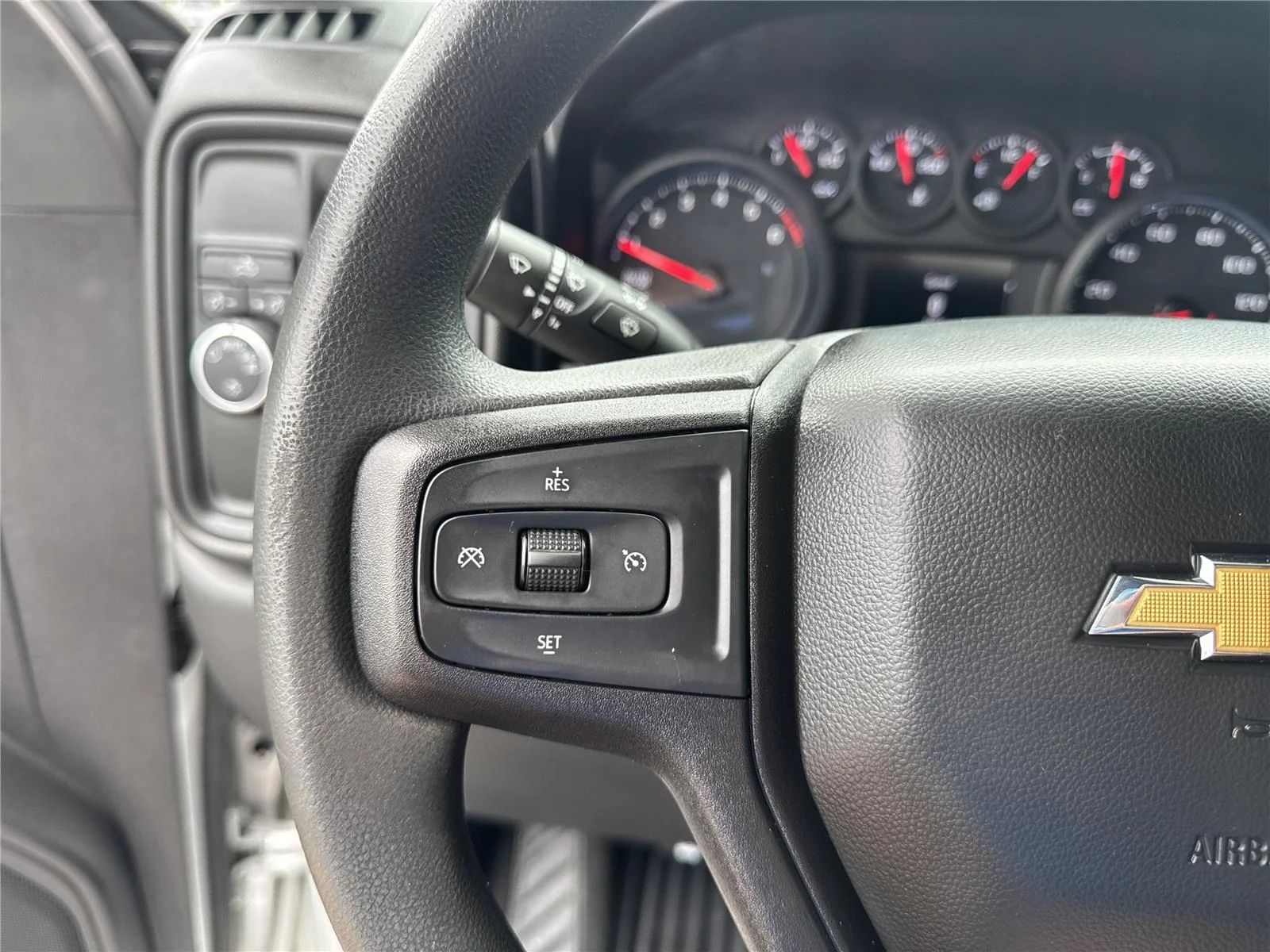 Used 2021 SILVER ICE METALLIC Chevrolet Custom image 21