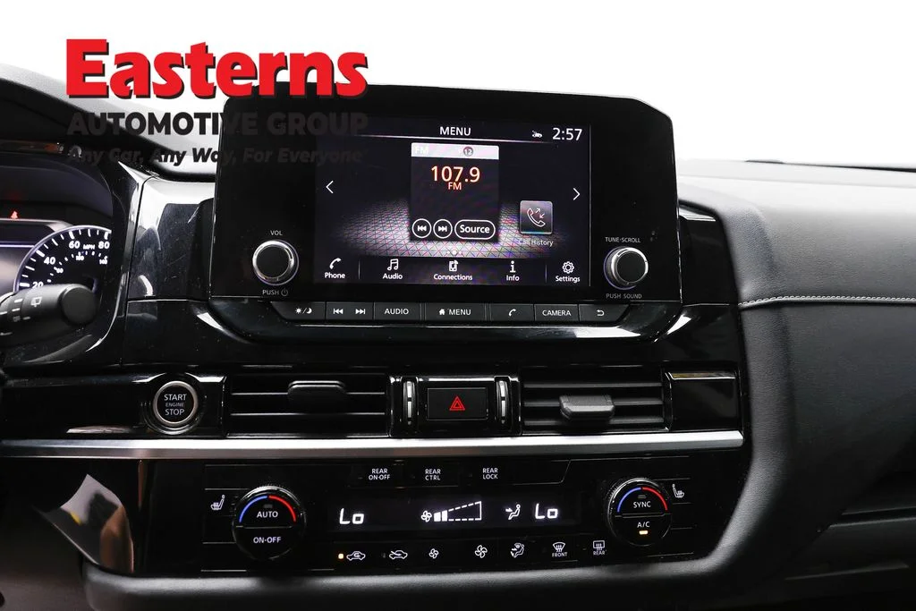 Used 2022 Gray Nissan SV image 12