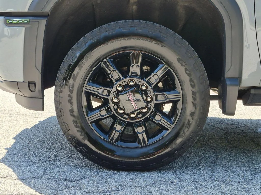 Used 2024 Gray GMC AT4 image 34