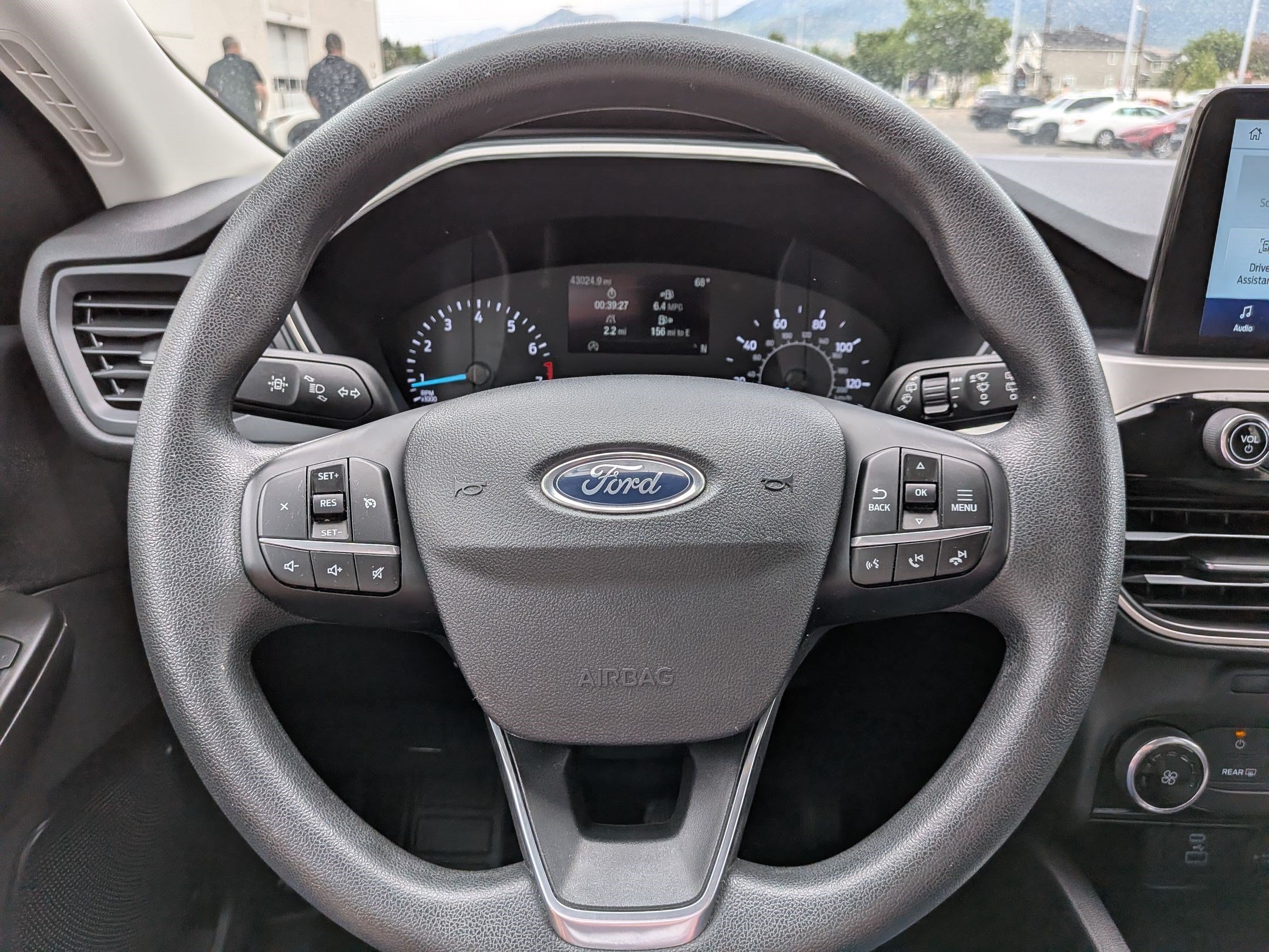 Used 2022 Oxford White Ford SE image 15
