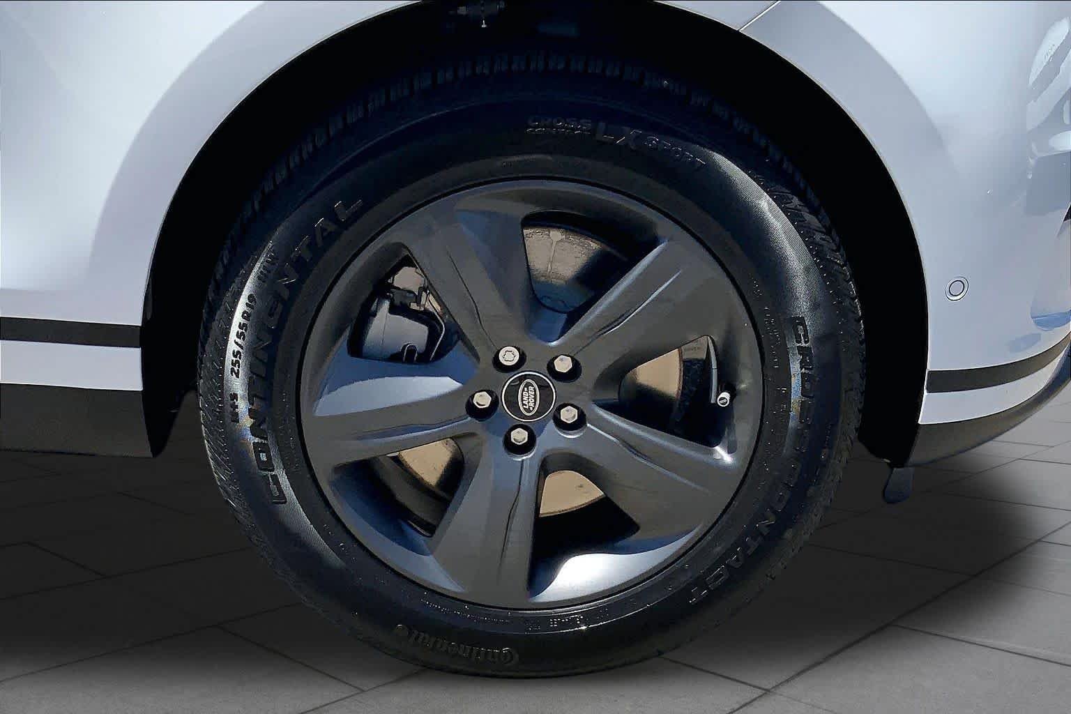 New 2026 Fuji White Land Rover S image 11