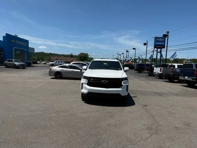 Used 2023 Summit White Chevrolet RST image 2