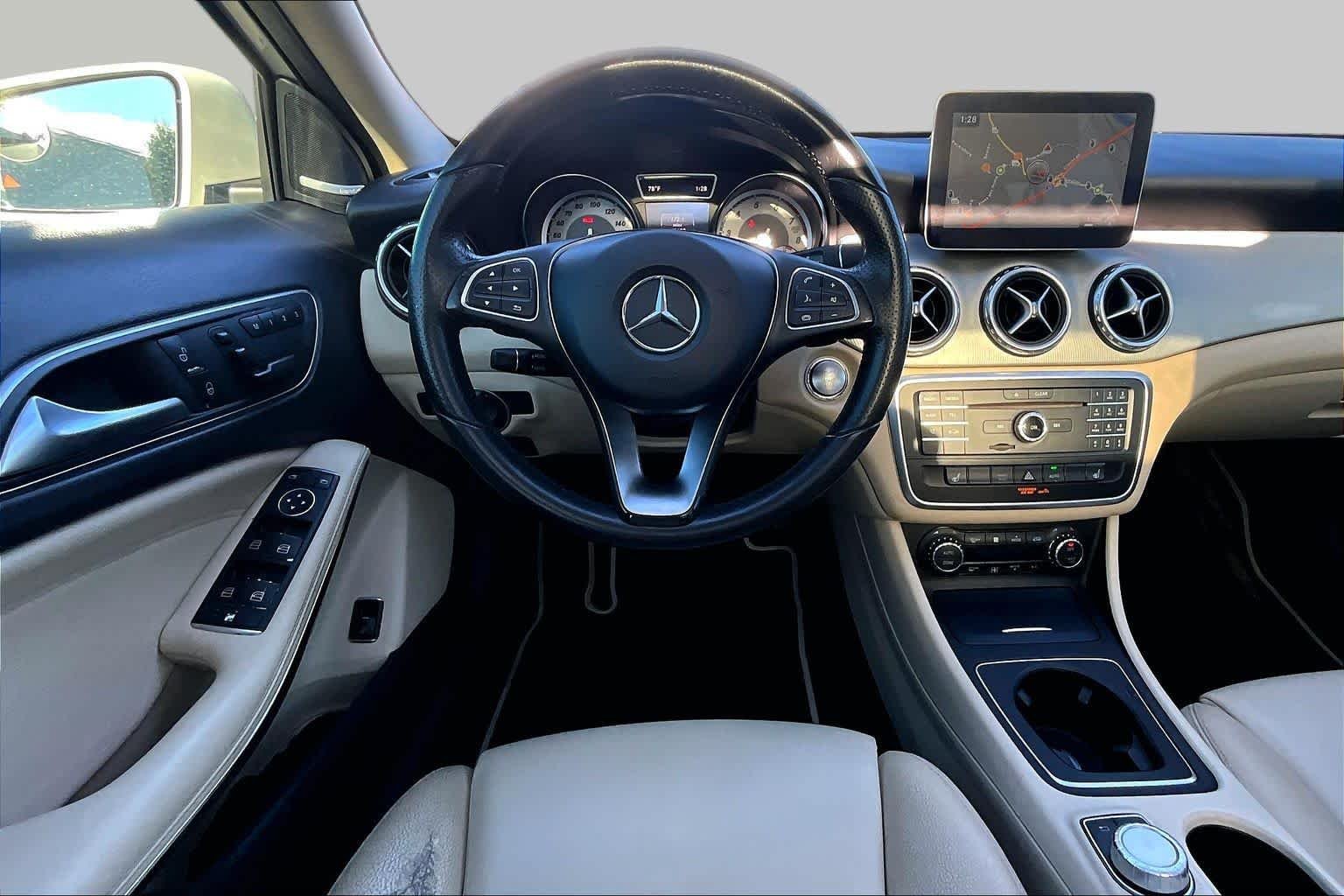 Used 2017 Cirrus White Mercedes-Benz GLA 250 image 6