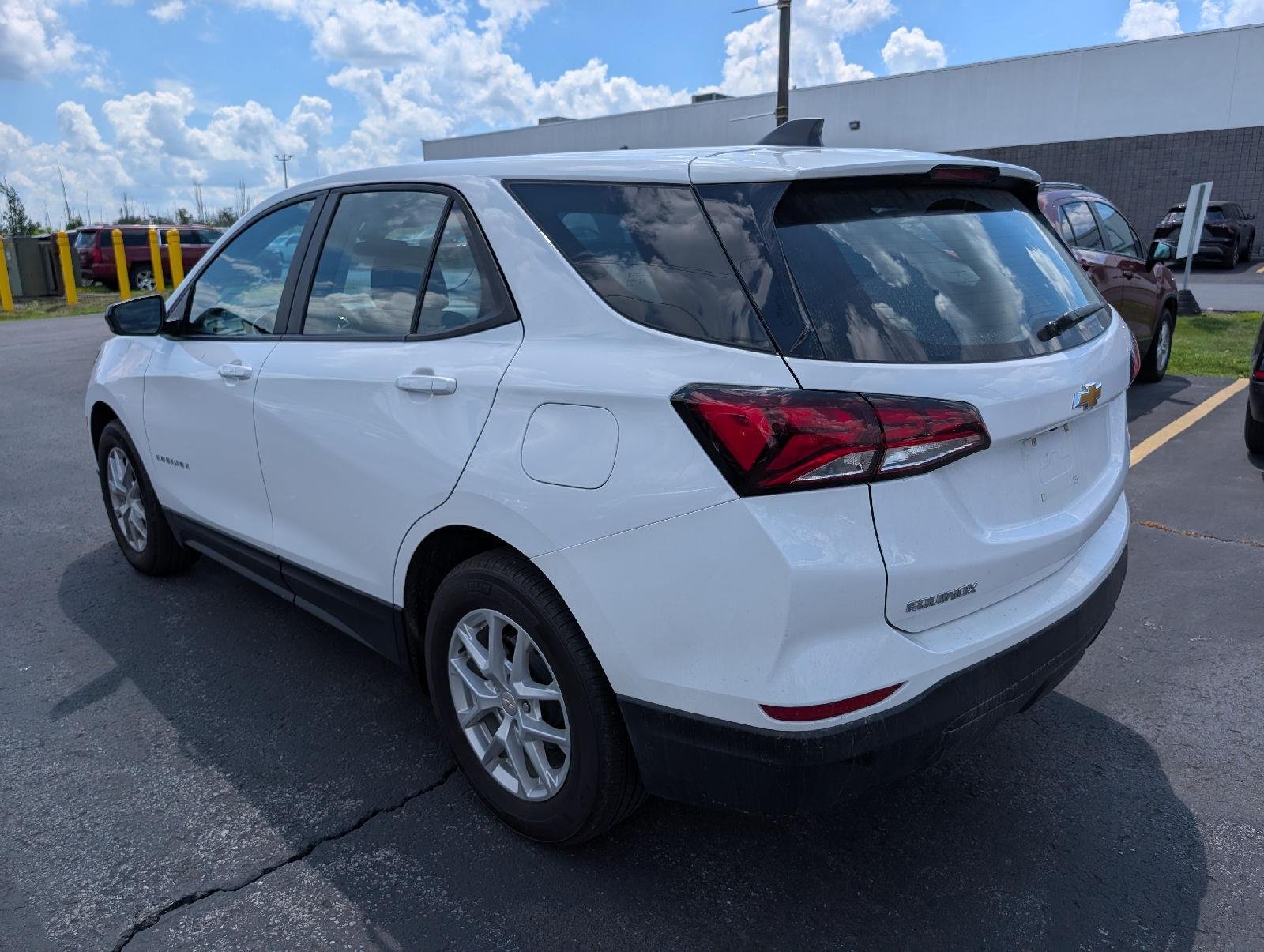 Used 2024 Summit White Chevrolet LS image 5