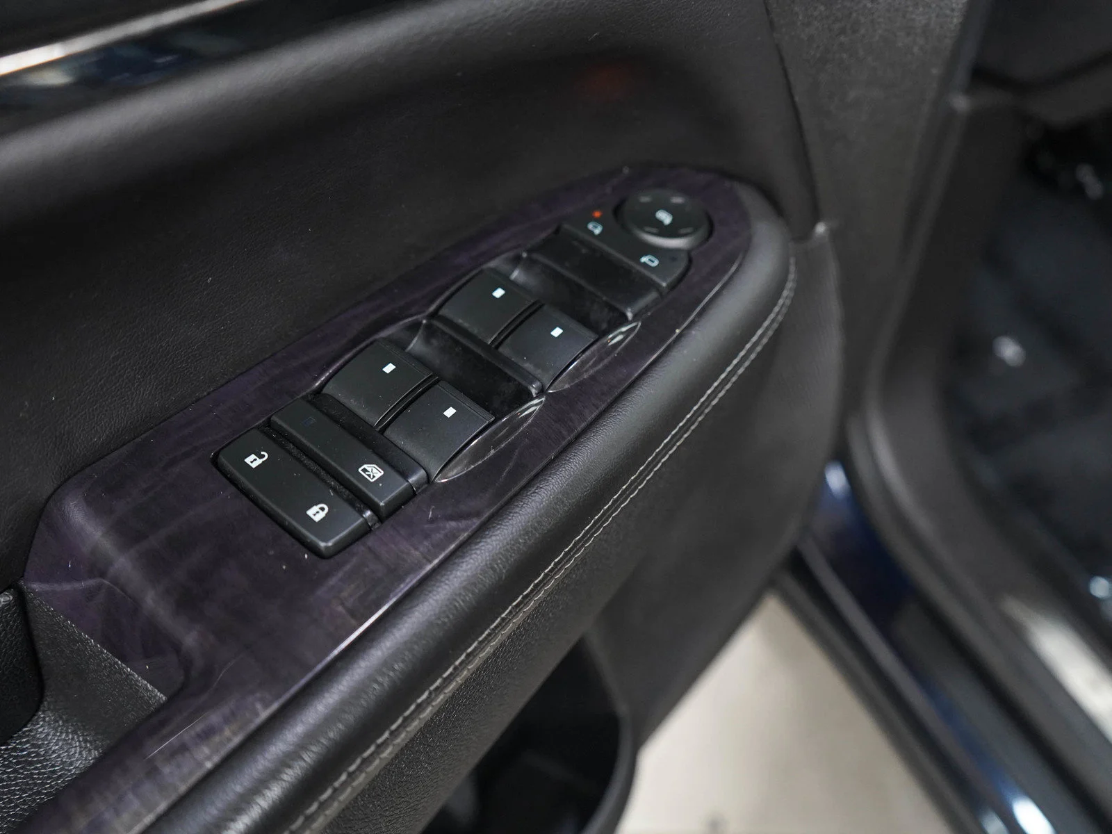 Used 2017 DARK SAPPHIRE BLUE METALLIC Buick Leather image 21