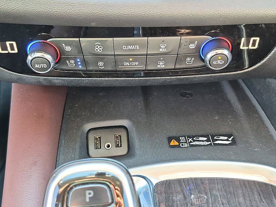 Certified Used 2019 Includes Satin Nickel lower exterior accent color.) Buick Avenir image 25