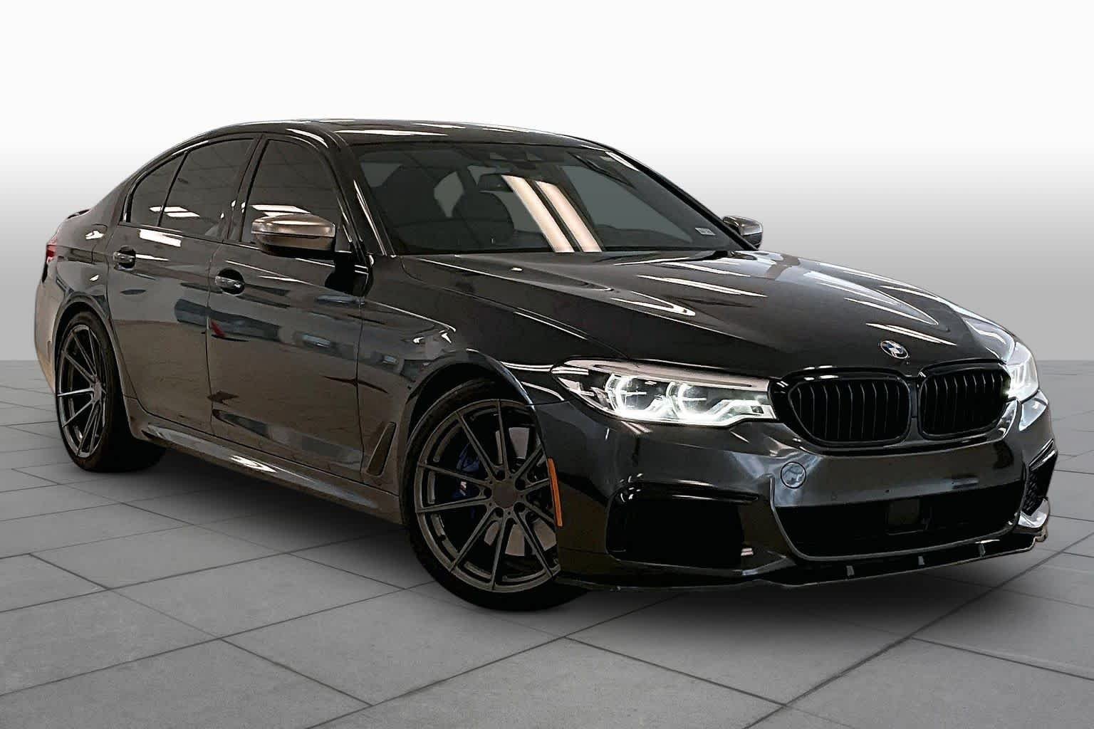 Used 2019 Dark Graphite Metallic BMW M550i xDrive image 2