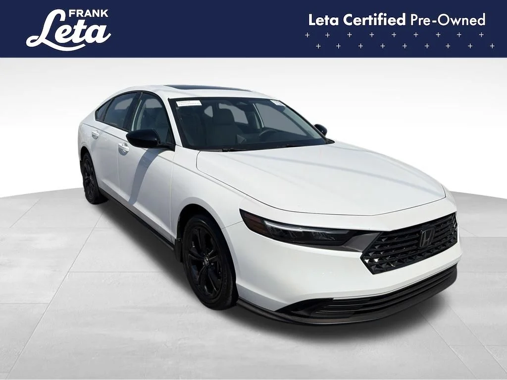 Certified Used 2025 White Honda SE image 6