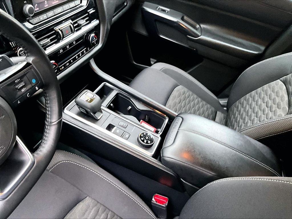 Used 2023 Gun Metallic Nissan SV image 21