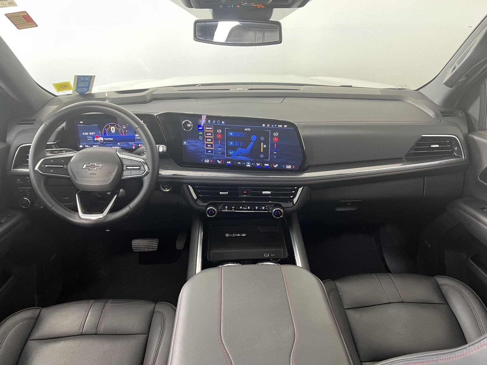 Used 2025 Pearl Chevrolet RST image 23
