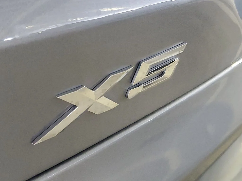New 2026 Skyscraper Grey Metallic BMW sDrive40i image 6