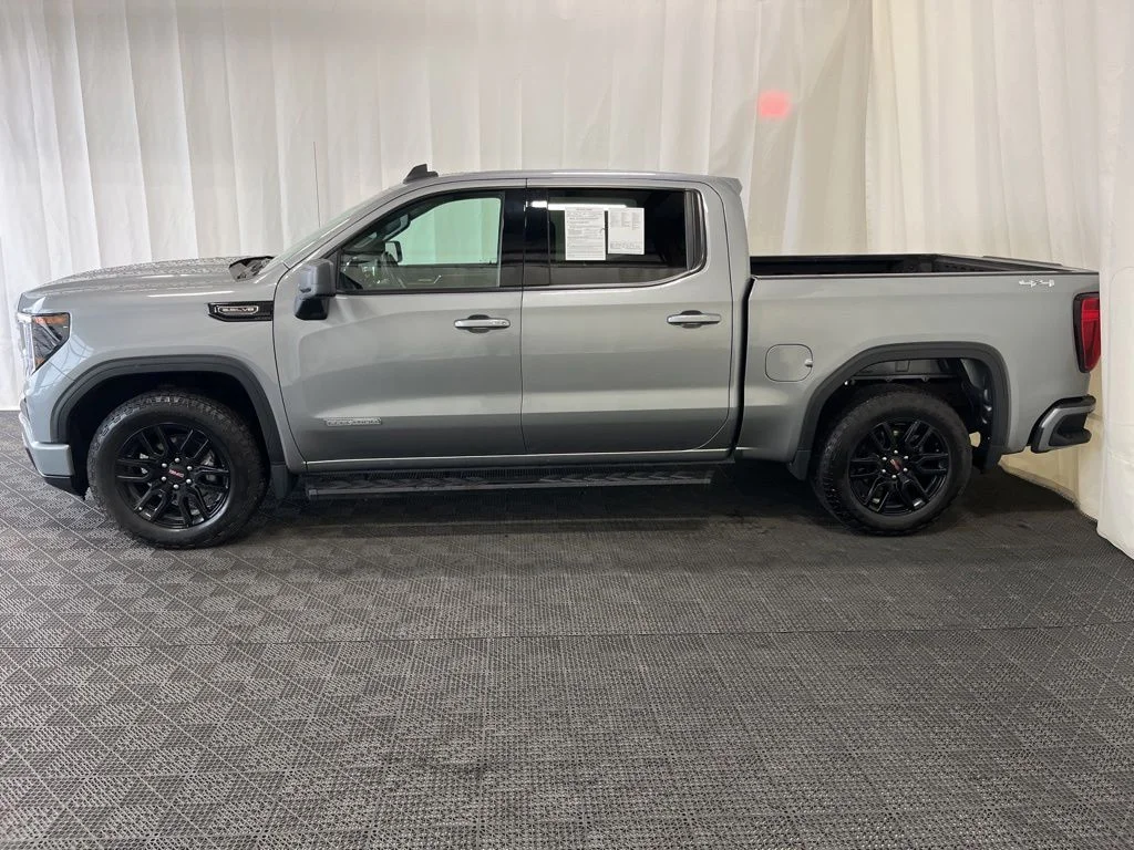Used 2023 Silver GMC Elevation image 23