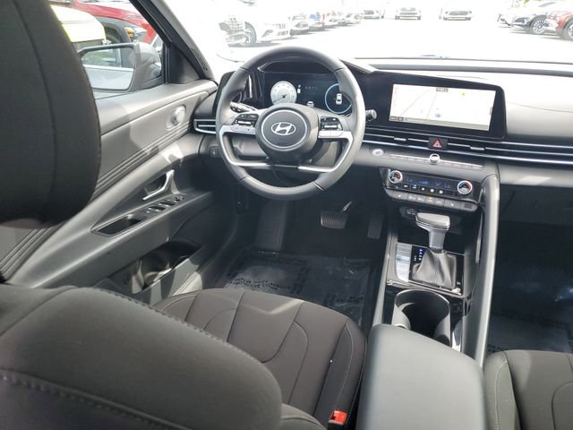 2025 Hyundai Elantra SEL - Photo 22