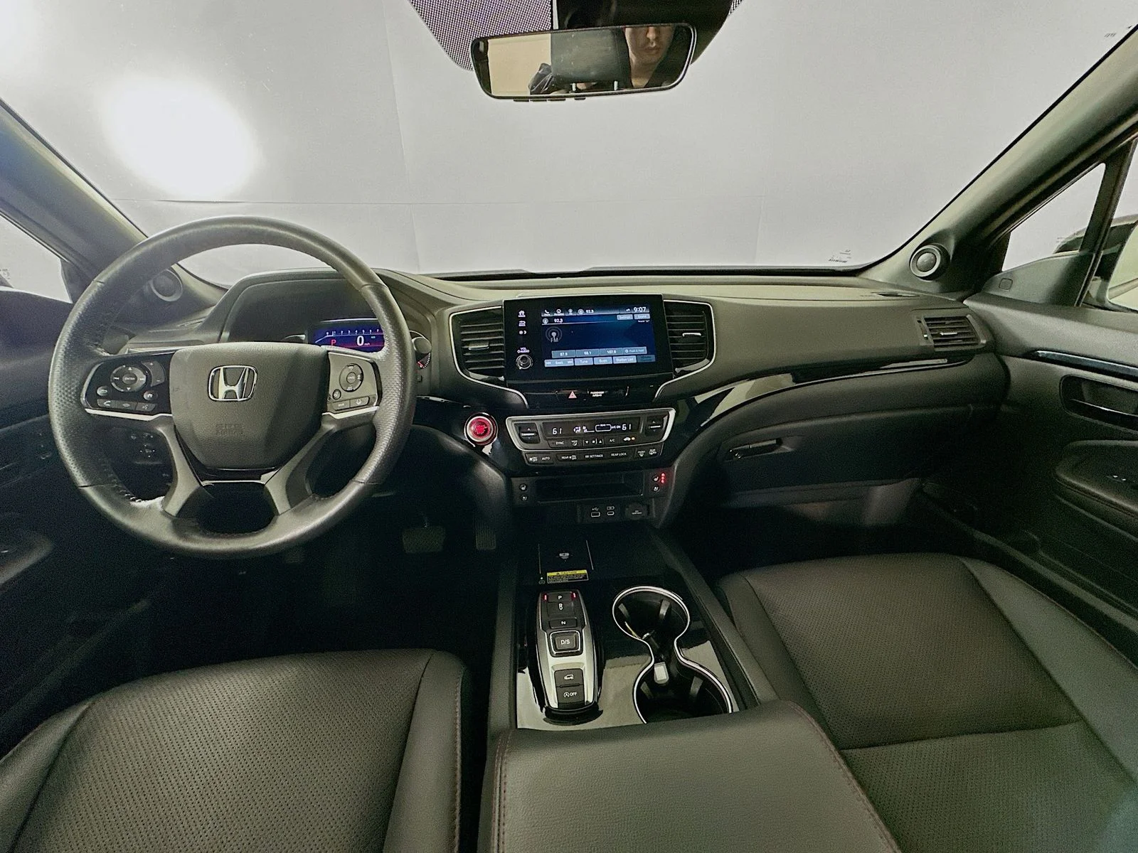 Used 2024 White Honda  image 14