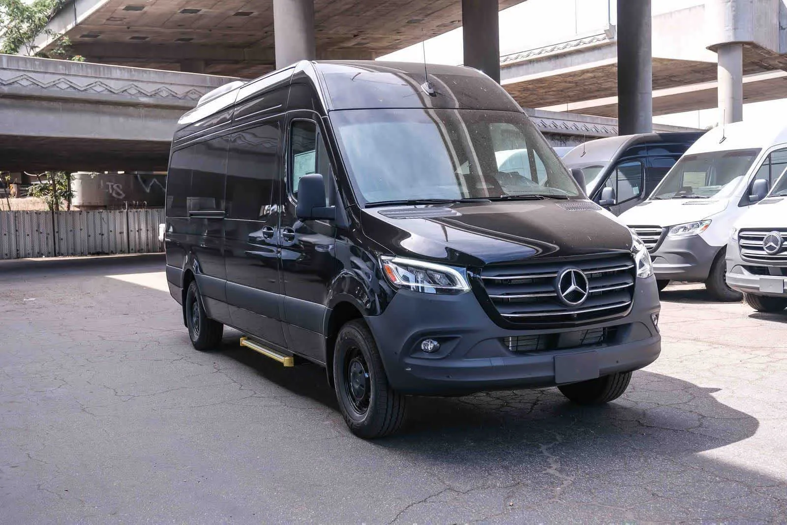 New 2026 Obsidian Black Metallic Mercedes-Benz Passenger 170WB High Roof RWD 2.0L I4 Diesel Turbo image 3
