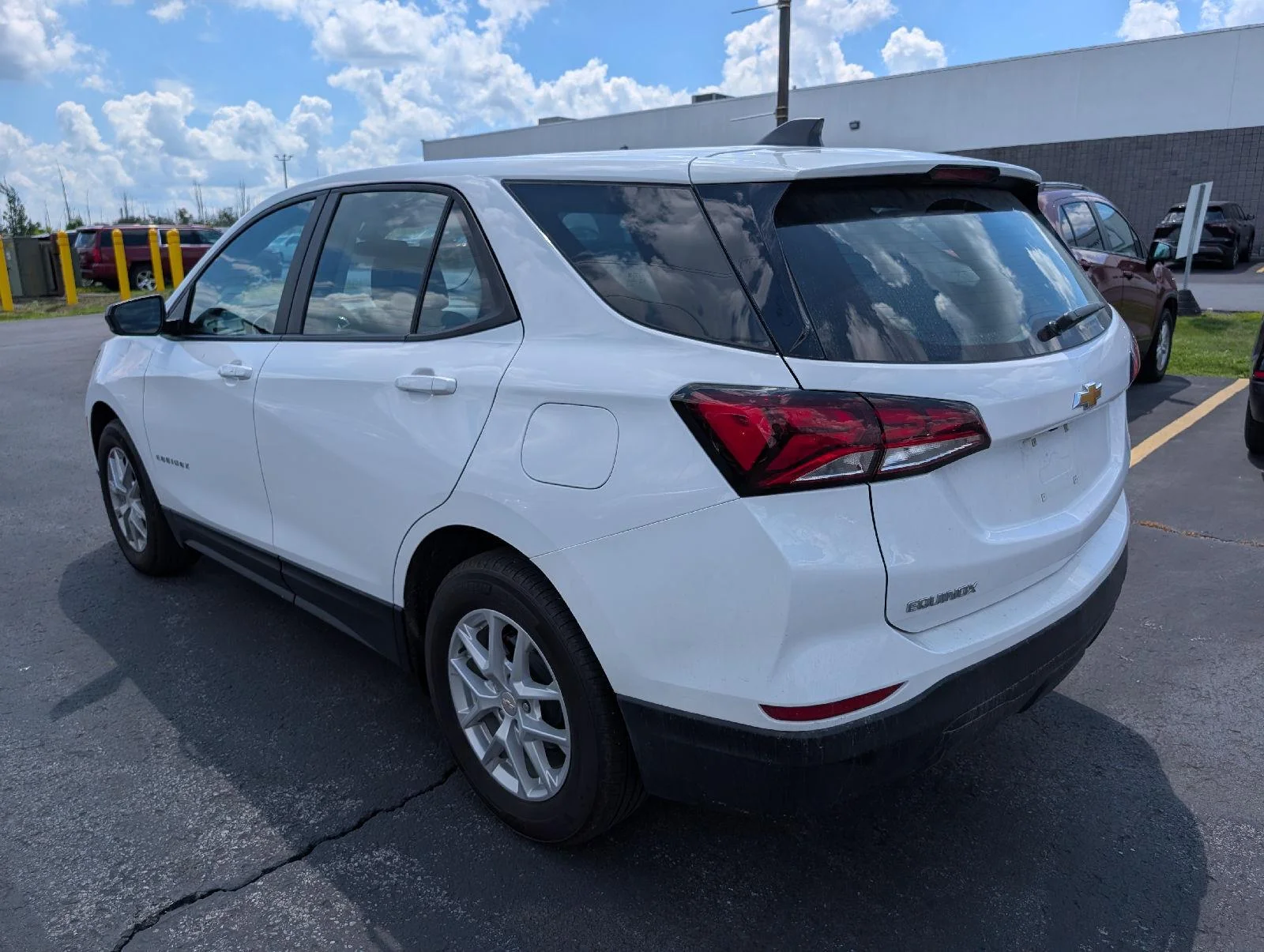 Used 2024 Summit White Chevrolet LS image 5