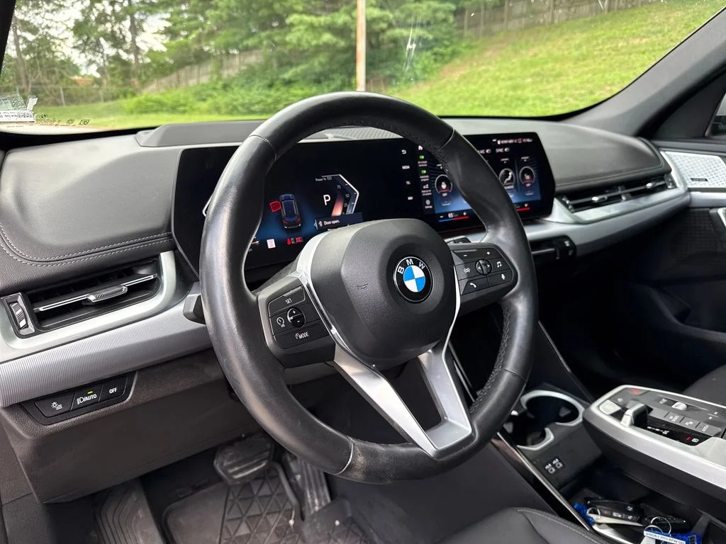 Used 2023 Black BMW xDrive28i image 14