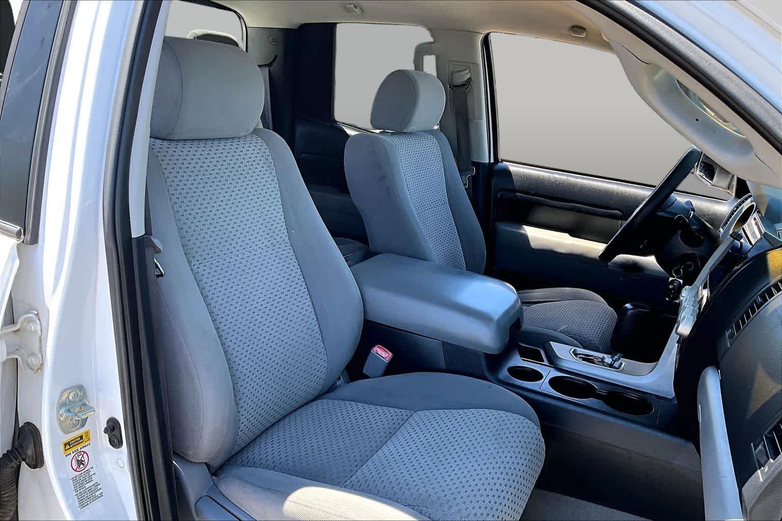 Used 2007 Super White Toyota SR5 image 8