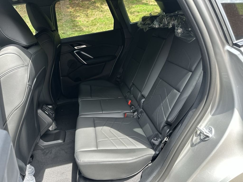 Used 2025 Silver BMW xDrive28i image 24