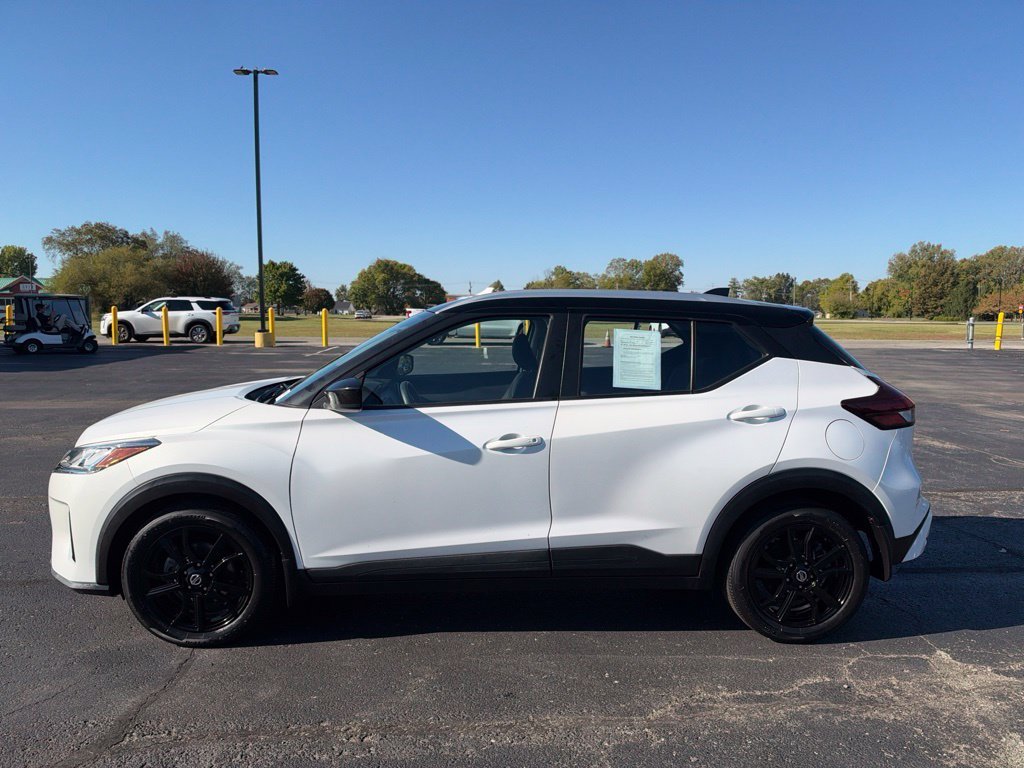 Used 2021 White Nissan SV image 6