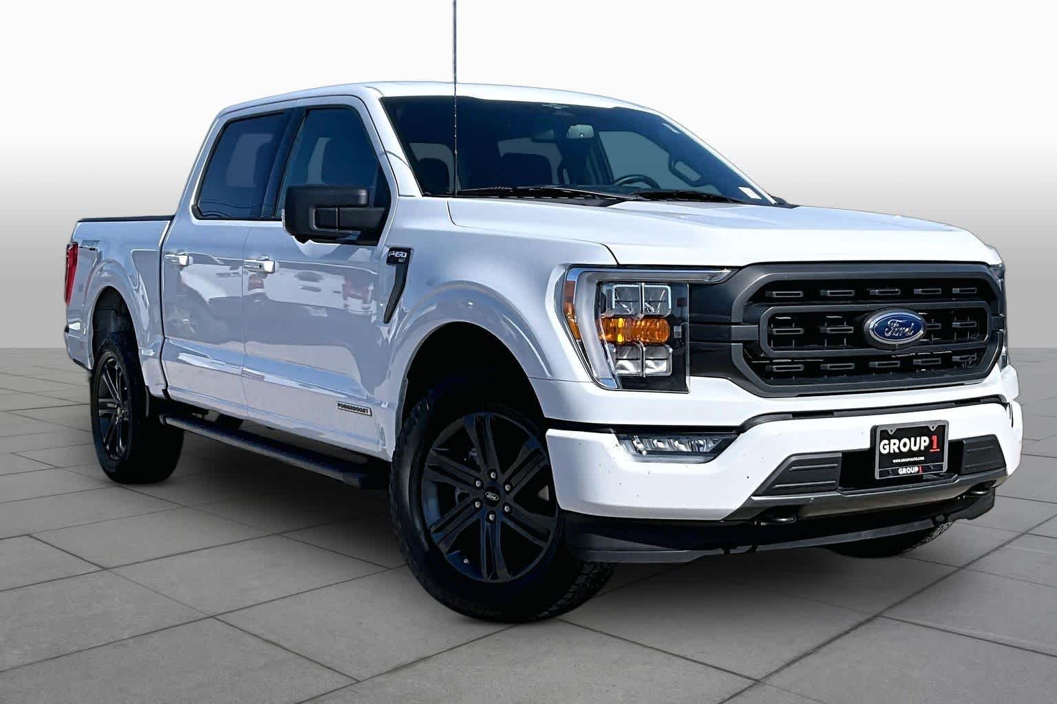 Used 2023 Oxford White Ford XLT image 3