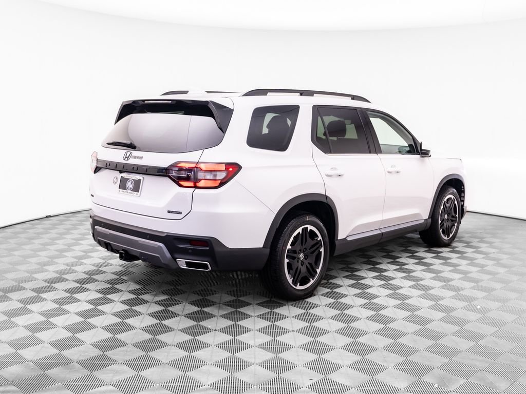 New 2026 Platinum White Pearl Honda Touring image 6