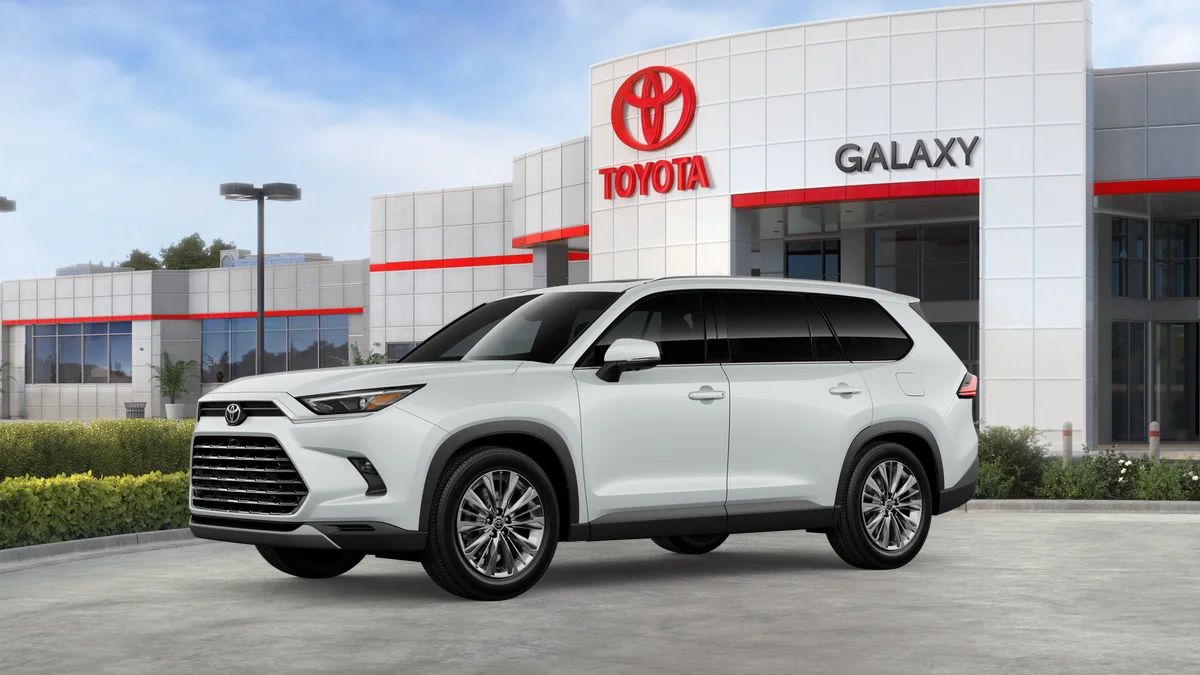 New 2026 Wind Chill Pearl Toyota Platinum image 2