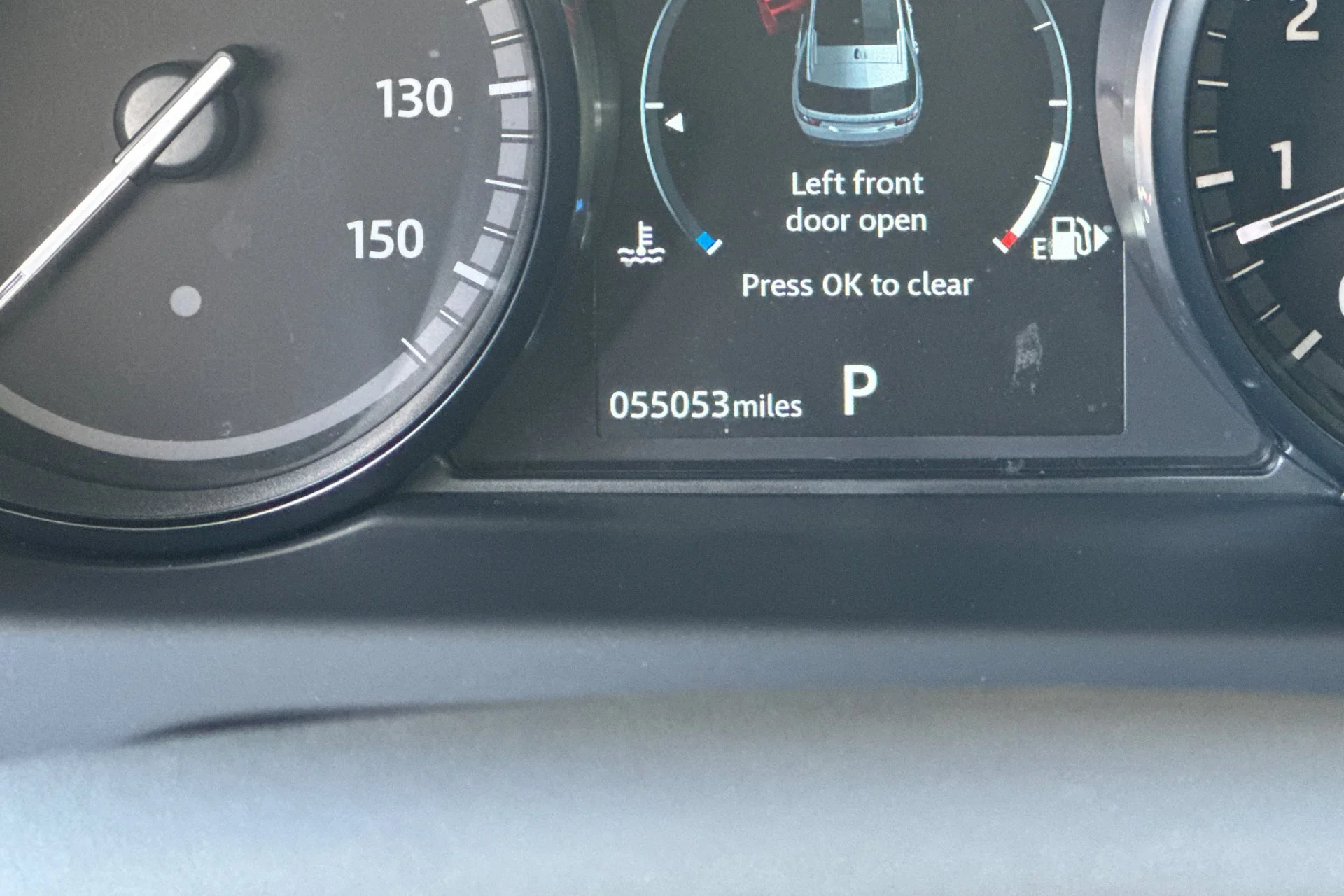 Used 2019 Narvik Black Land Rover HSE image 27