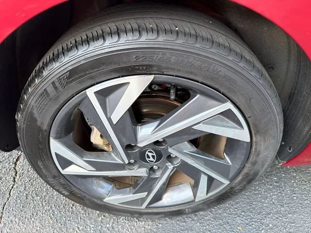 Used 2024 Red Hyundai SEL image 17