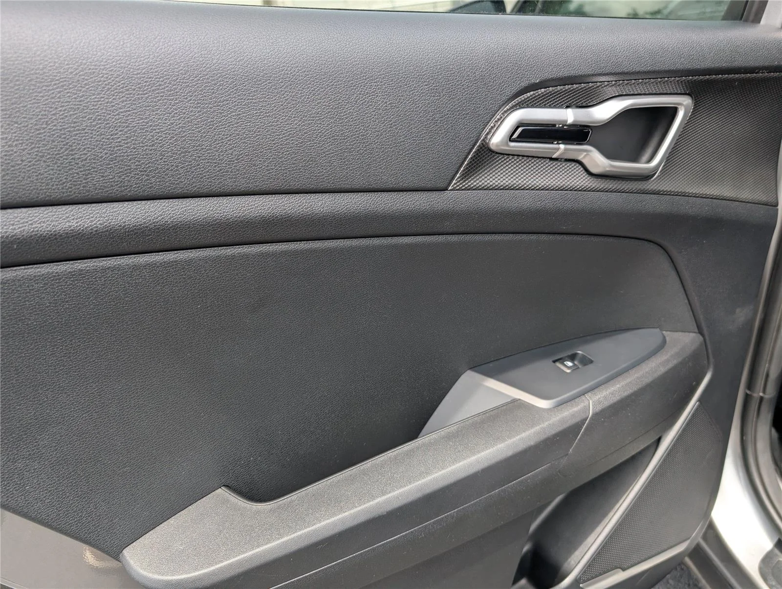 Used 2025 Steel Gray Kia LX image 33