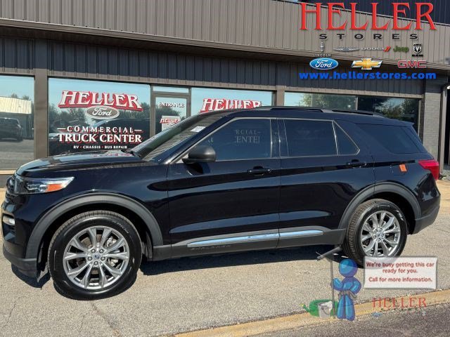 Used 2024 Black Metallic Ford XLT image 1