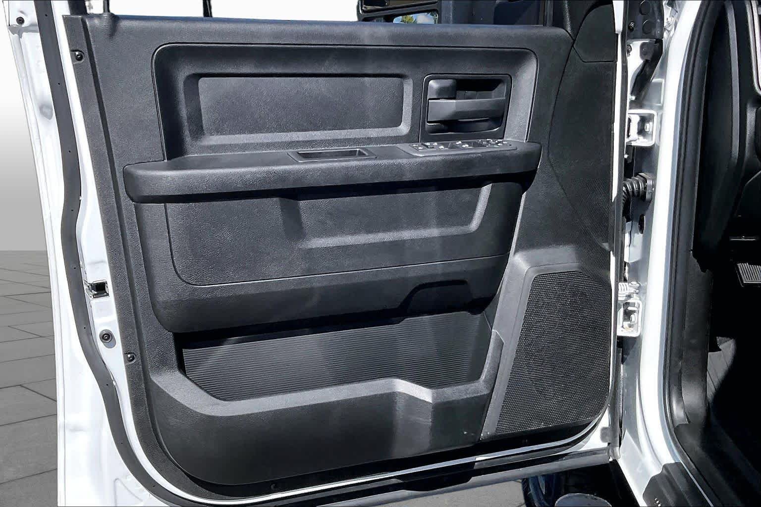 Certified Used 2026 Bright White Clearcoat Ram Black Express image 21