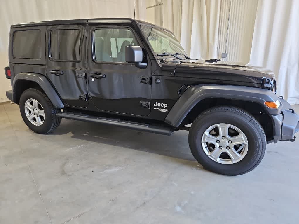 Used 2018 Black Clearcoat Jeep Sport S image 5