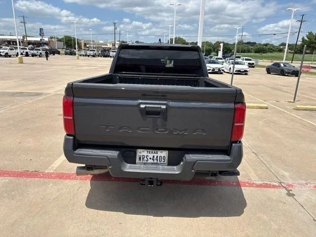 Used 2025  Toyota SR5 image 4