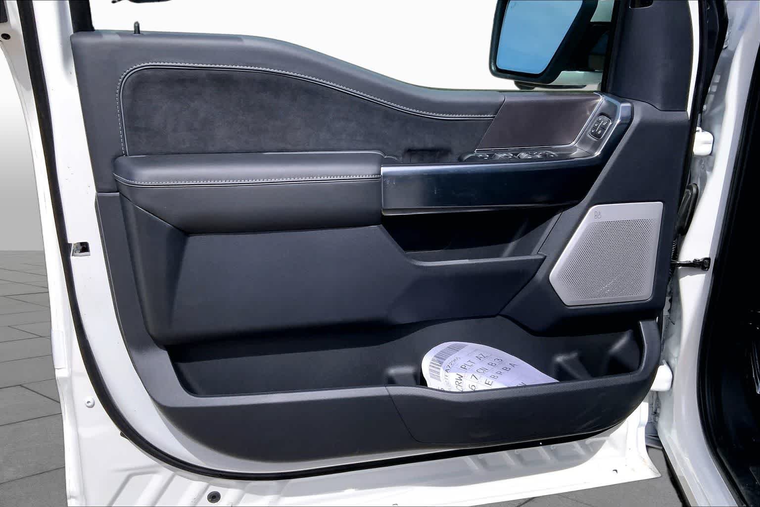 New 2026 Star White Metallic Tri-Coat Ford Platinum® image 8