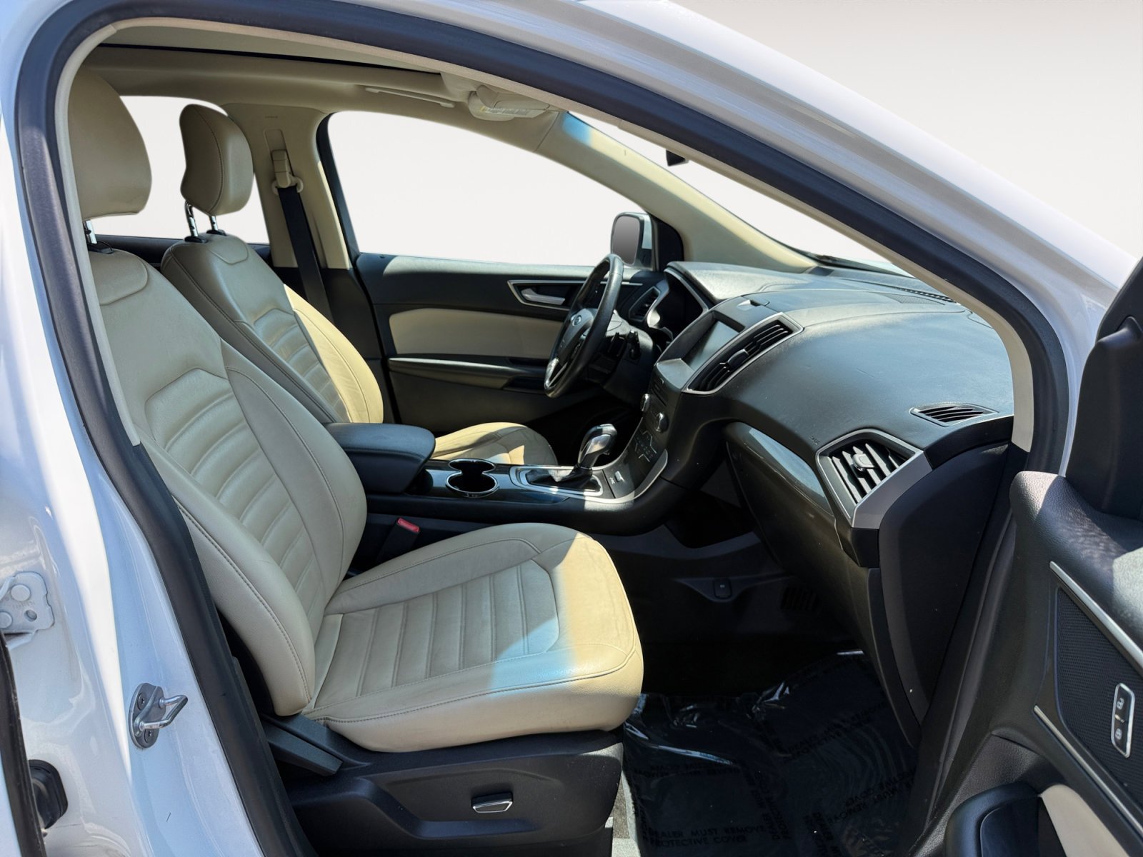 Used 2015 Oxford White Ford SEL image 19