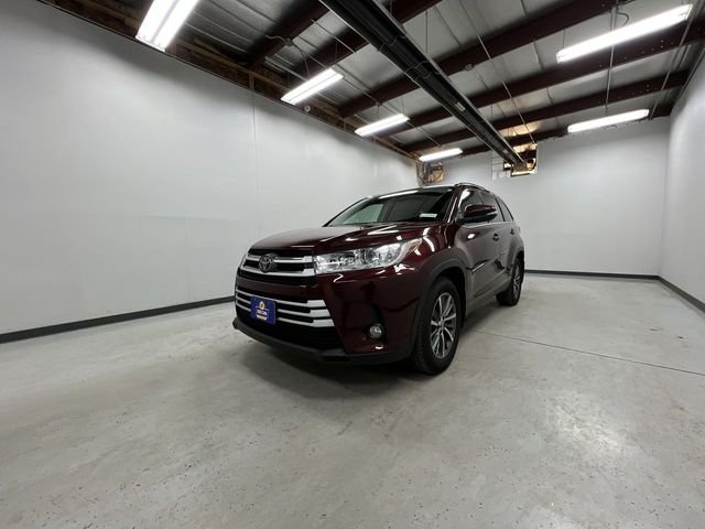2019 Toyota Highlander SE XLE photo 3