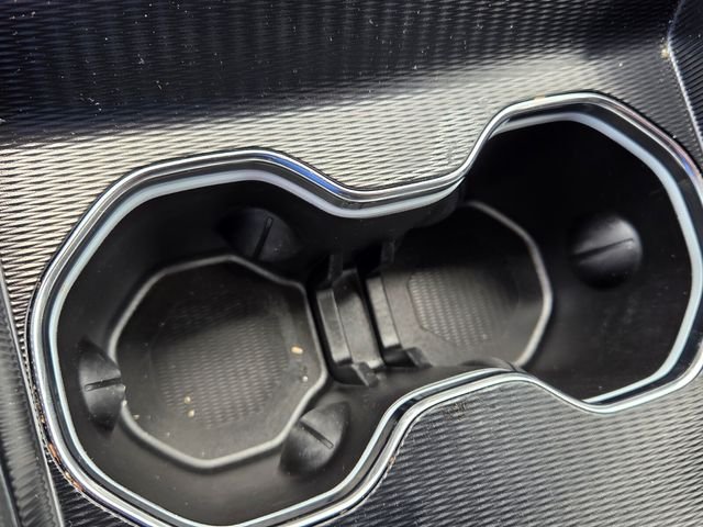 Used 2025 Velvet Jeep Altitude image 22
