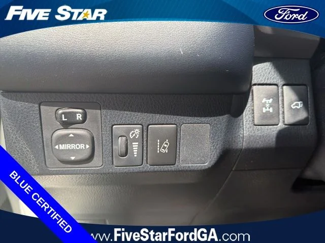 Used 2018 White Toyota SE image 14