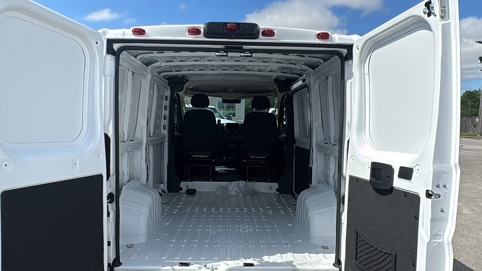 New 2026 Bright White Clear-Coat Exterior Paint RAM Tradesman image 22