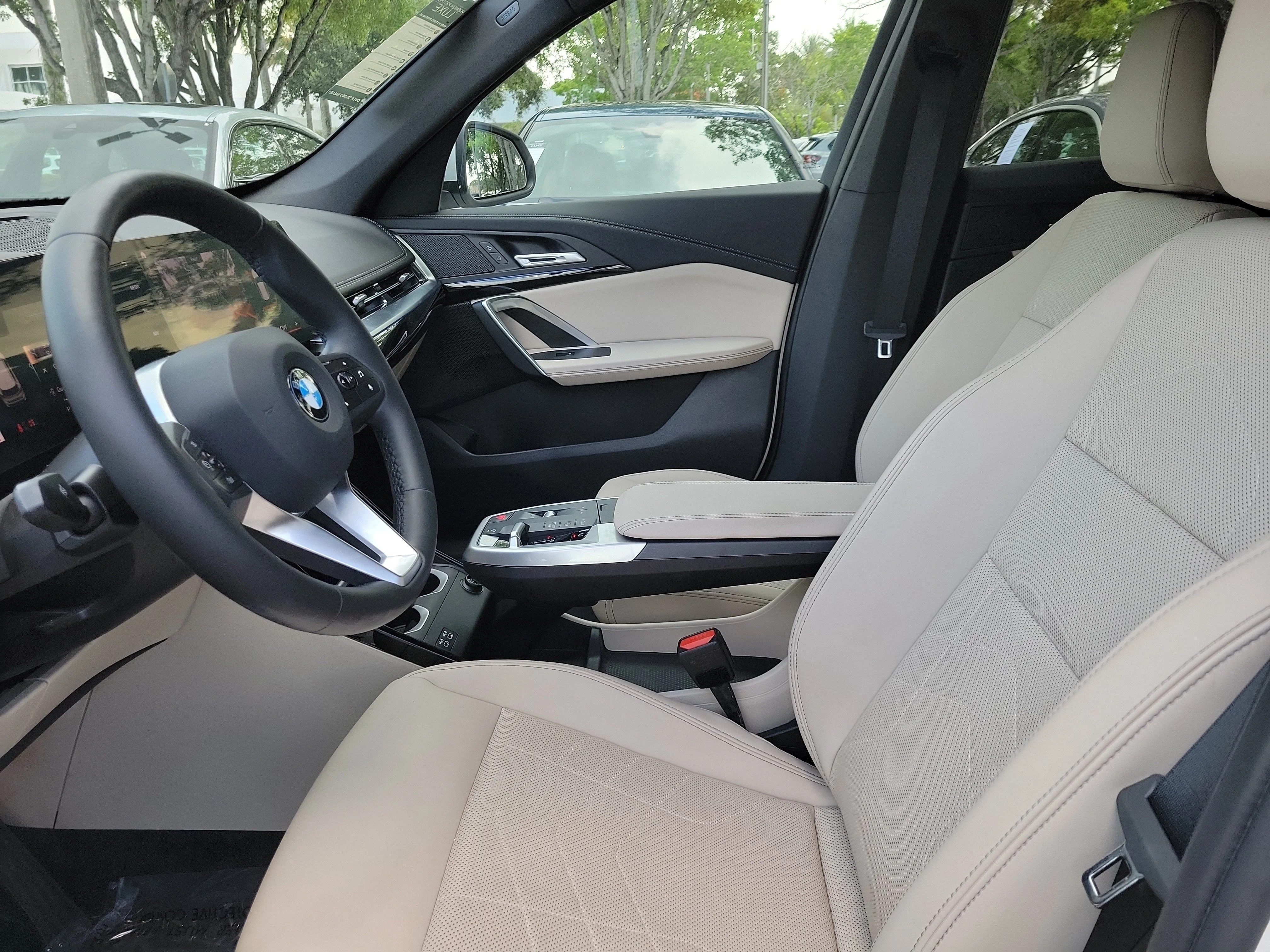 Used 2023 Alpine White BMW xDrive28i image 11