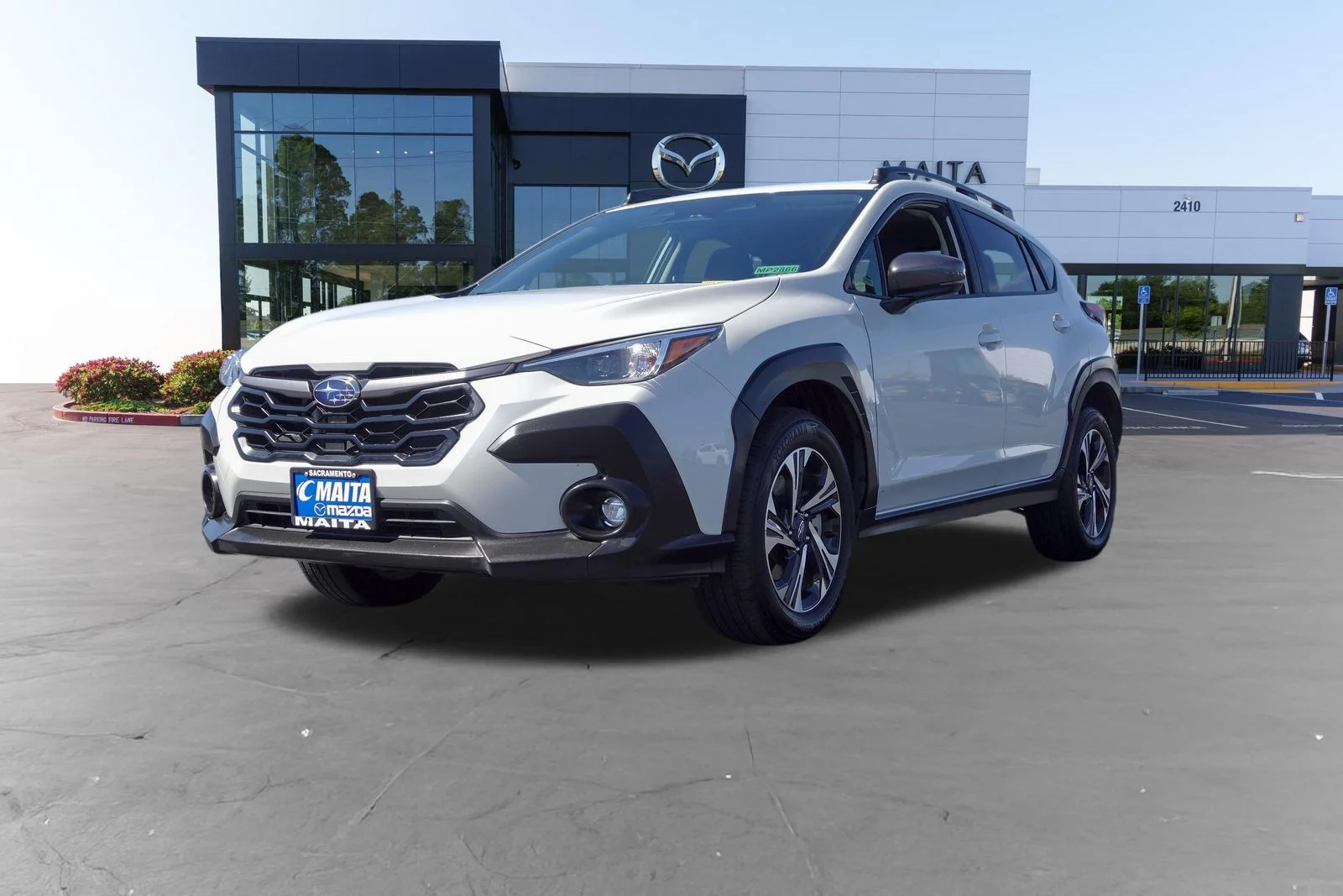 Used 2025 Crystal White Pearl Subaru Premium image 7