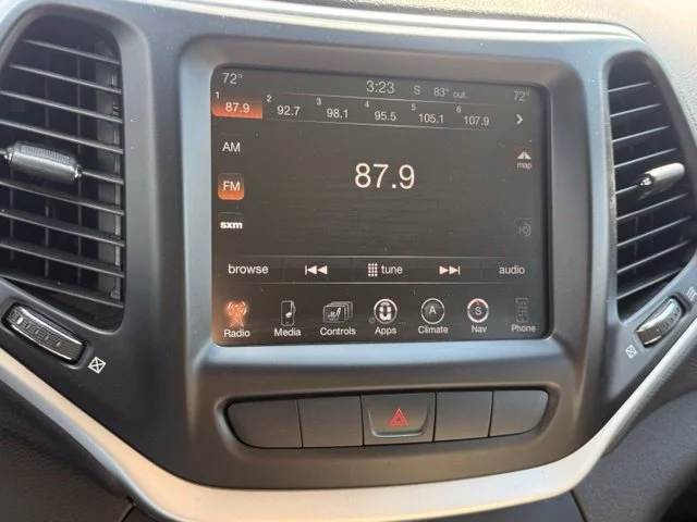 Used 2015 Beige Jeep Limited image 16