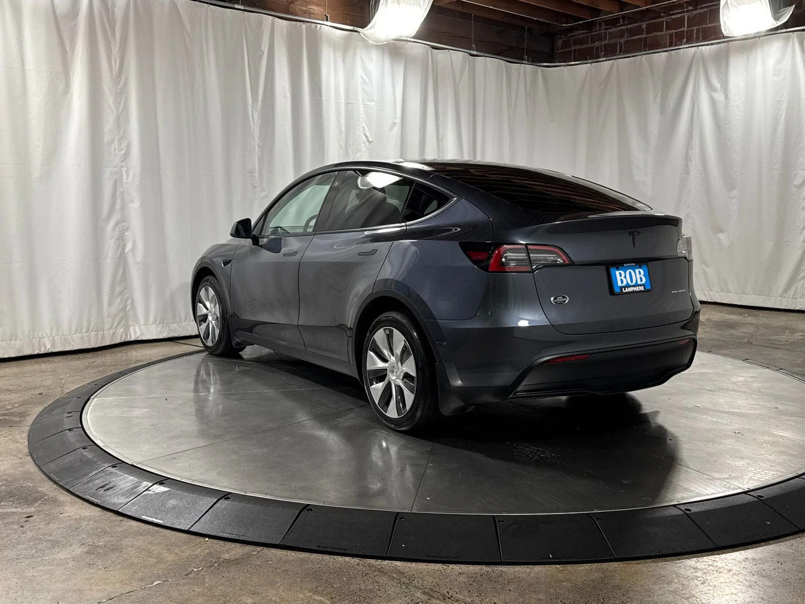 Used 2022 Midnight Silver Metallic Tesla Long Range image 7