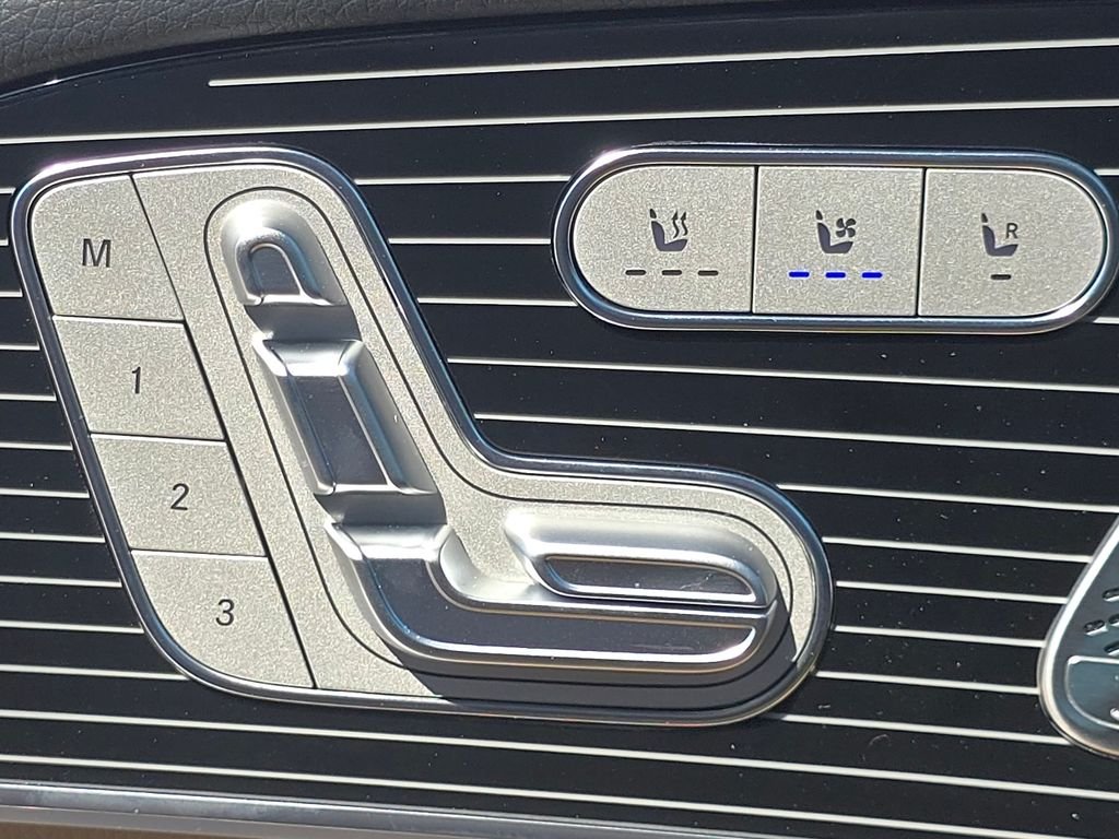 2026 Mercedes-Benz GLS Base photo 6